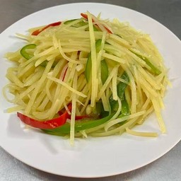 青椒土豆丝 หมั่นฝรั่งเส้นผัดพริกหยวก