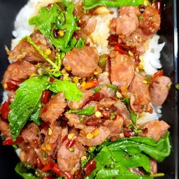 กระเพาแหนม