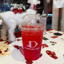 แดง (เฮลบลูบอย)