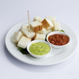 ขนมปังนึ่งสังขยาใบเตยและสังขยาชาไทย