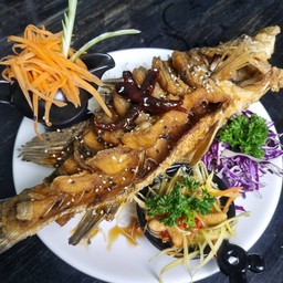 ปลากระพงทอดน้ำปลา (ใหญ่)