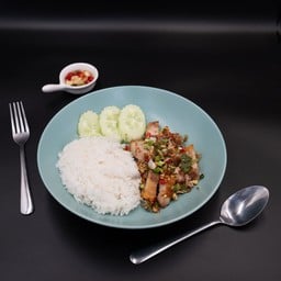 ข้าวหมูกรอบ ผัดพริกเกลือ
