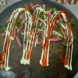 เครปชาโคล(ไส้กรอก+ยำสาหร่าย)