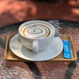 คาราเมลมัคคิอาโต้ ร้อน