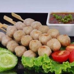 ลูกชิ้นพริกจี่ ถนนคนเดิน