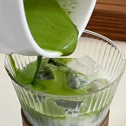 UJI MATCHA โทนถั่วMATCHA LATTEแบบใส่นม