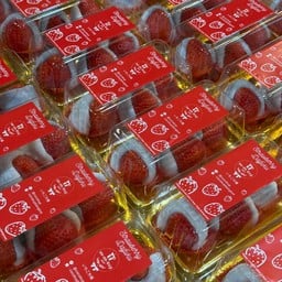 Strawberry Daifuku 3pcs