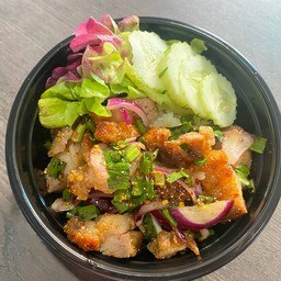 น้ำตกหมูกรอบ