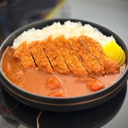 ข้าวหน้าหมูทอดแกงกะหรี่