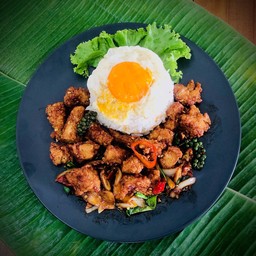 ข้าว + ขี้เมาไก่กรอบ ( ไม่รวมไข่ ) Fried spicy chicken