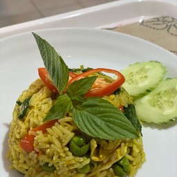 ข้าวผัดเครื่องแกงเขียวหวาน