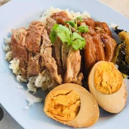 ข้าวขาหมู+ไข่