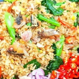 ข้าวผัดปลาเค็ม