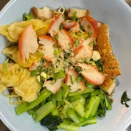อิ่มคุ้ม บะหมี่เกี๊ยว ช่างอากาศอุทิศ
