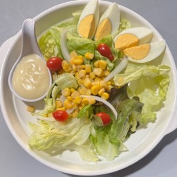 สลัดไข่ต้ม สายโปรตีน ผักคุณภาพ