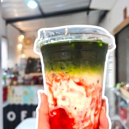 สตอเบอรี่นมสดชาเขียว