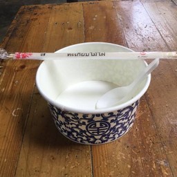 ถ้วยกระดาษ ช้อน ตะเกียบ