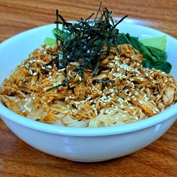บะหมี่อกไก่ฉีกทันตัม(เส้นแบน)