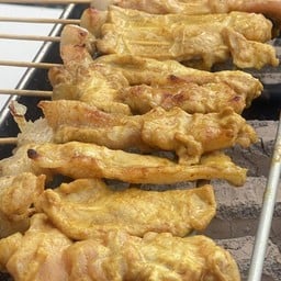 ครัวย่าจุ๋ม - ข้าวซอยไก่&น้ำเงี้ยวเชียงใหม่ ลูกชิ้นทอด