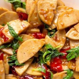 กระเพราหมูยอ