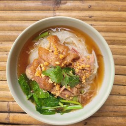 ก๋วยเตี๋ยวขาหมูพะโล้วังหลัง สูตรโบราณ