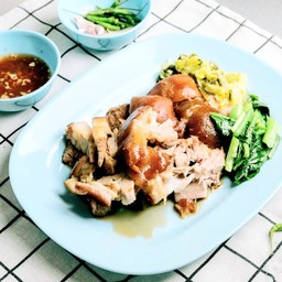 ขาหมูเป็นกับ