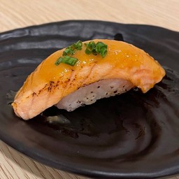 แซลมอนเบิร์นซอสไซเคียว