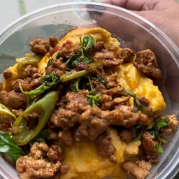 ข้าวผัดกระเพราหมูสับ