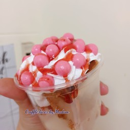 Toast Cups สตอเบอรี่บอล