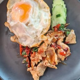 ข้าวผัดกระเพราเนื้อ
