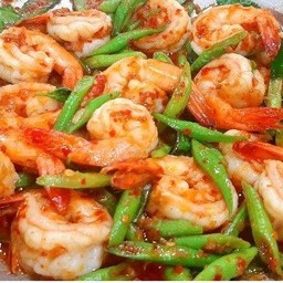 ผัดพริกแกงกุ้ง