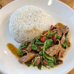 ข้าวกะเพราหมูตุ๋น