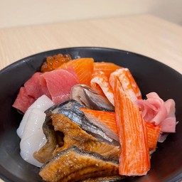 ข้าวหน้าปลาดิบรวม