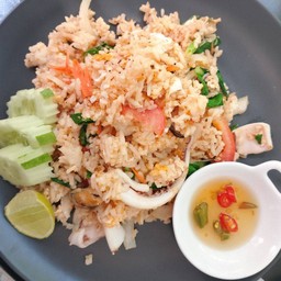 ข้าวผัดทะเล