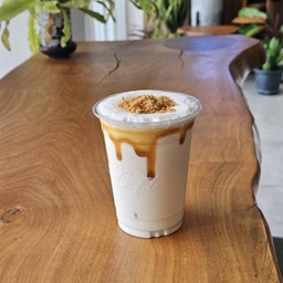 นมสดคาราเมลเย็น