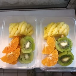 กีวี ส้ม สับปะรด