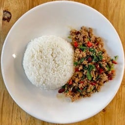 ข้าวกะเพราเนื้อ