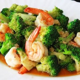 ผัดบล็อคโคลี่ใส่กุ้ง