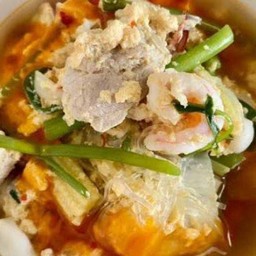 สุกิ้ หมู นำ้