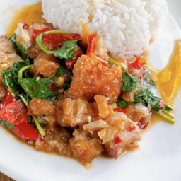 ข้าวกะเพราหมูกรอบ