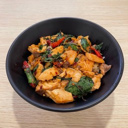 ข้าวกะเพราแซลมอน