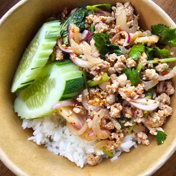 ข้าวหน้าลาบแซ่บ เปรี้ยว