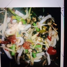 ตำด๊องแด๊งลาวหอยโข่ง