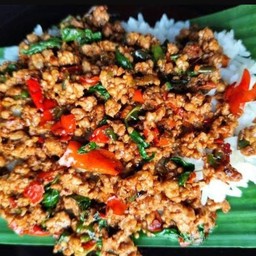 ผัดเพราหมูสับ