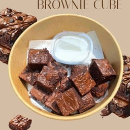 บราวนี่คิวบ์ (ดาร์กช็อก) และ ครีมสด