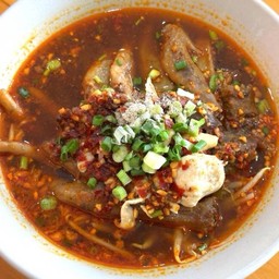 ก๋วยเตี๋ยวไก่ต้มยำธรรมดา