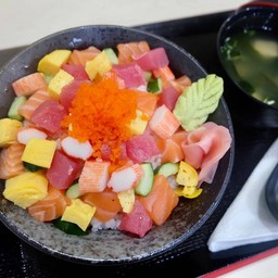 ชุดข้าวหน้าปลาดิบรวม