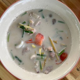 ต้มข่าไก่