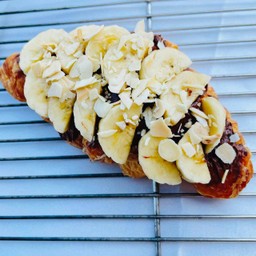 ครัวซองค์เนยสด กล้วยหอม+นูเทล่า