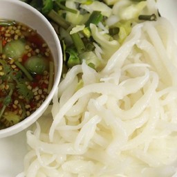 ด้องแด้งบีบสด พร้อมน้ำแจ่วเมืองเลย